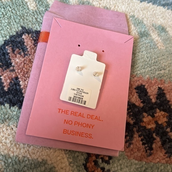 Banter 10k yellow gold cz studs with chain - Picture 3 of 3